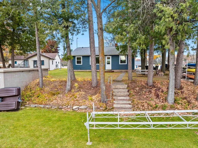 $499,900 | 9355 North Kelly Lake Road, Suring, WI 54174