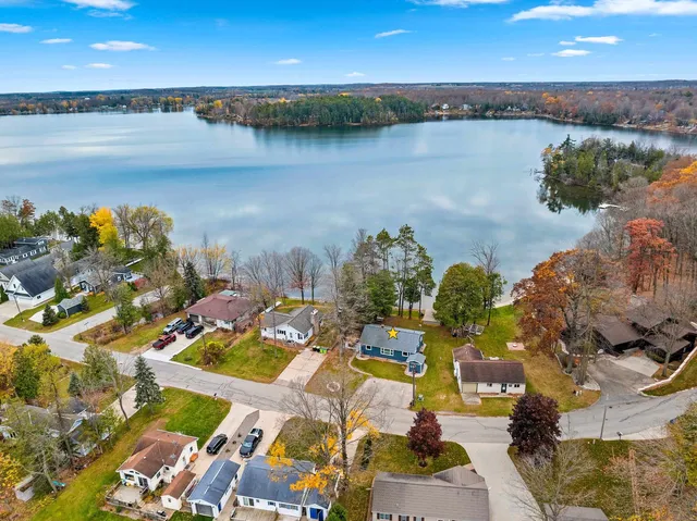 $499,900 | 9355 North Kelly Lake Road, Suring, WI 54174