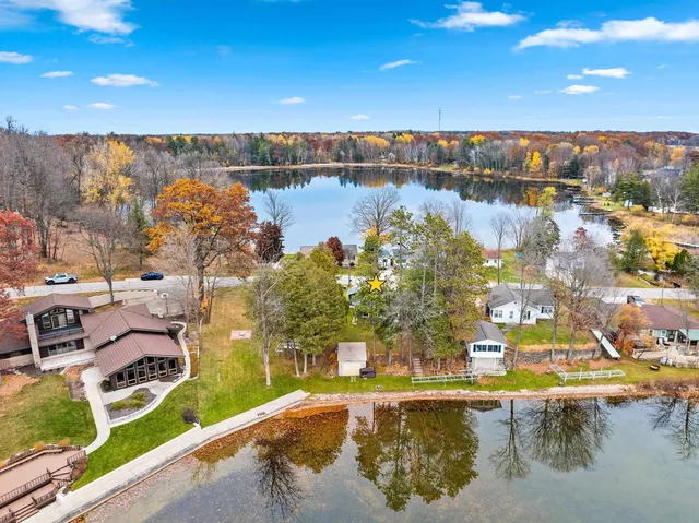$499,900 | 9355 North Kelly Lake Road, Suring, WI 54174