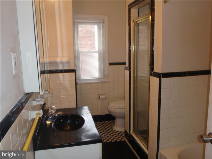 518 Holly Road Yeadon, PA 19050 - Photo 15 of 25 Bathroom
