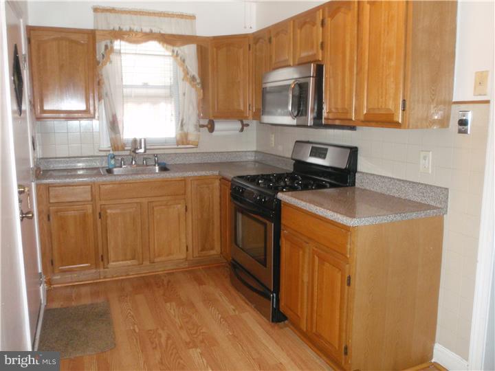 518 Holly Road Yeadon, PA 19050 - Photo 8 of 25 Kitchen