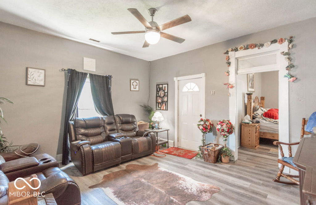 601 Toner Square Edinburgh, IN 46124 - Photo 4 of 20