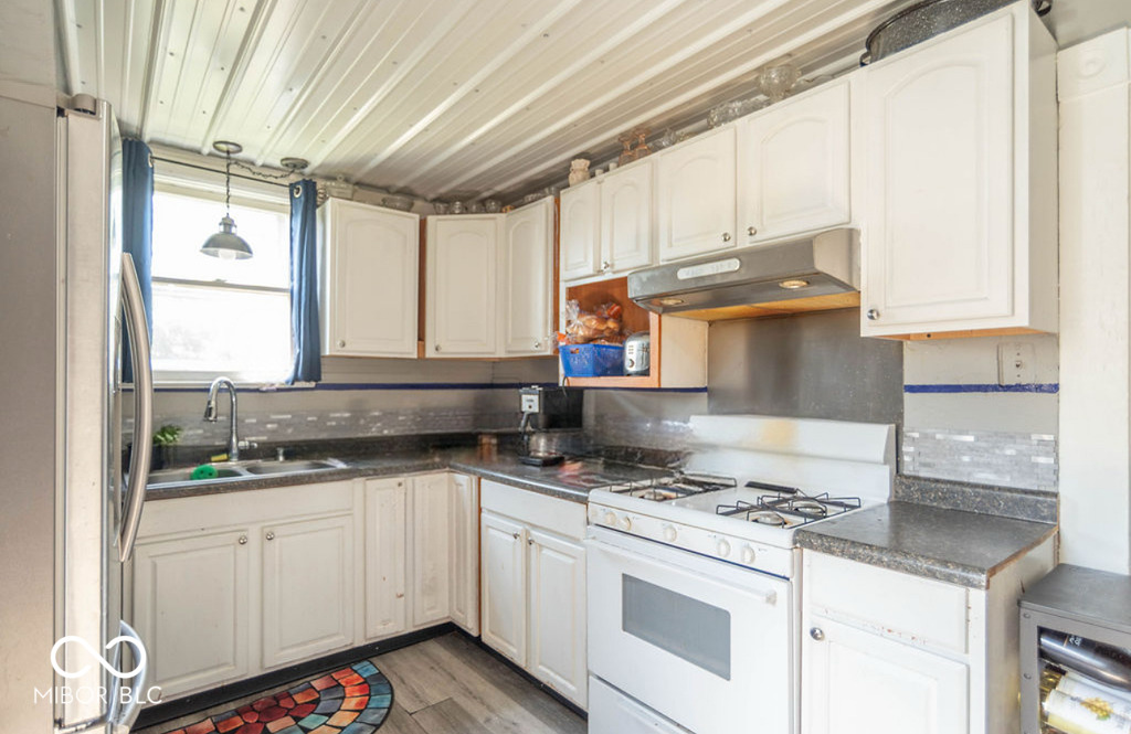 601 Toner Square Edinburgh, IN 46124 - Photo 7 of 20