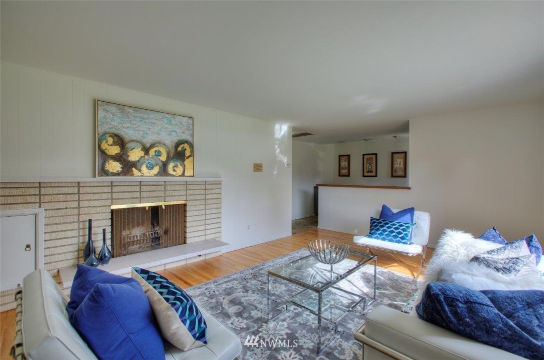 17819 110th Avenue Southeast Renton, WA 98055 - Photo 2 of 25 Gallery Image 2
