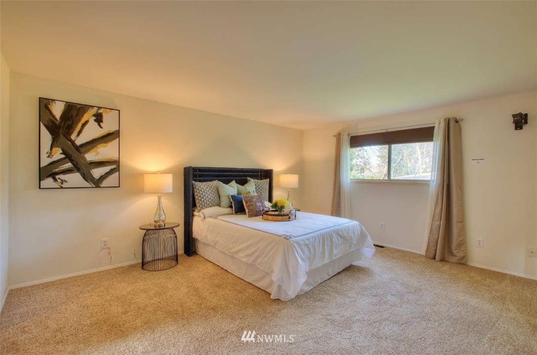 17819 110th Avenue Southeast Renton, WA 98055 - Photo 15 of 25 Gallery Image 15