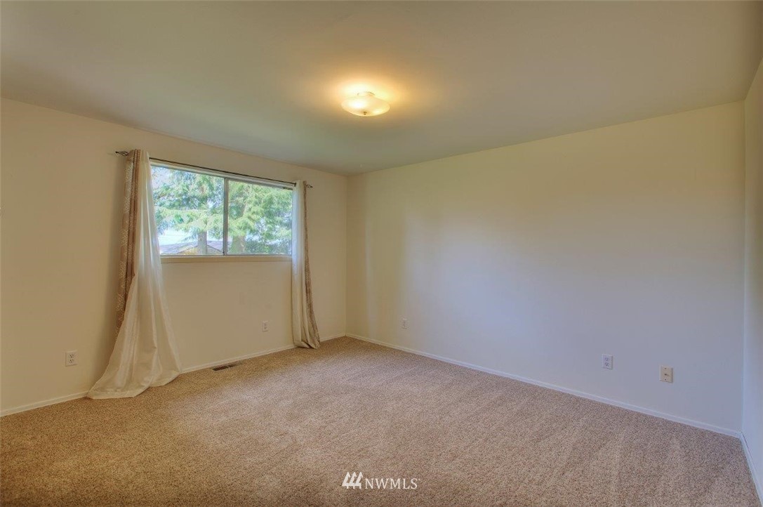 17819 110th Avenue Southeast Renton, WA 98055 - Photo 20 of 25 Gallery Image 20