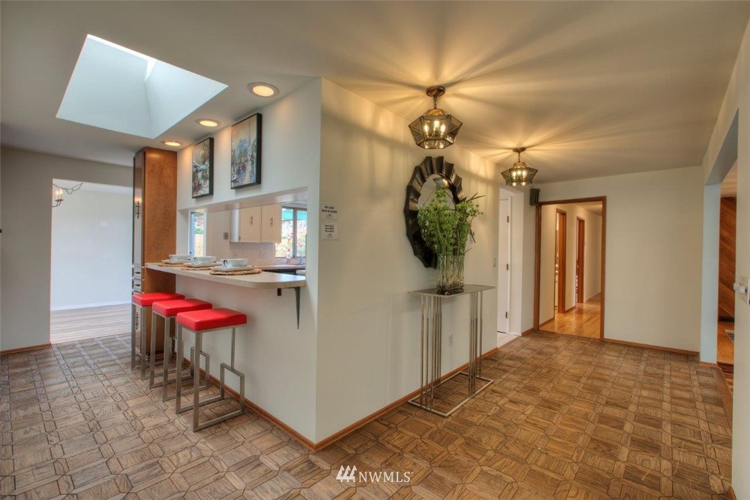 17819 110th Avenue Southeast Renton, WA 98055 - Photo 4 of 25 Gallery Image 4
