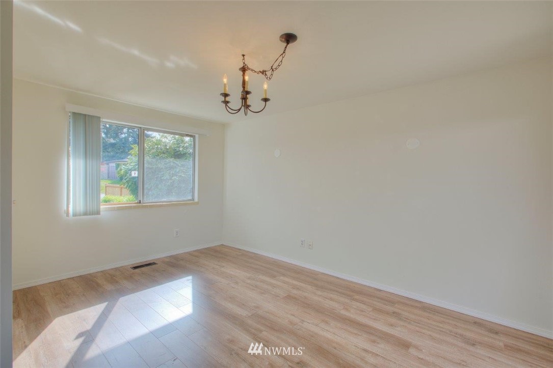 17819 110th Avenue Southeast Renton, WA 98055 - Photo 6 of 25 Gallery Image 6