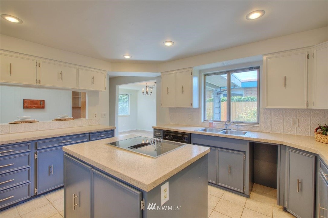 17819 110th Avenue Southeast Renton, WA 98055 - Photo 8 of 25 Gallery Image 8