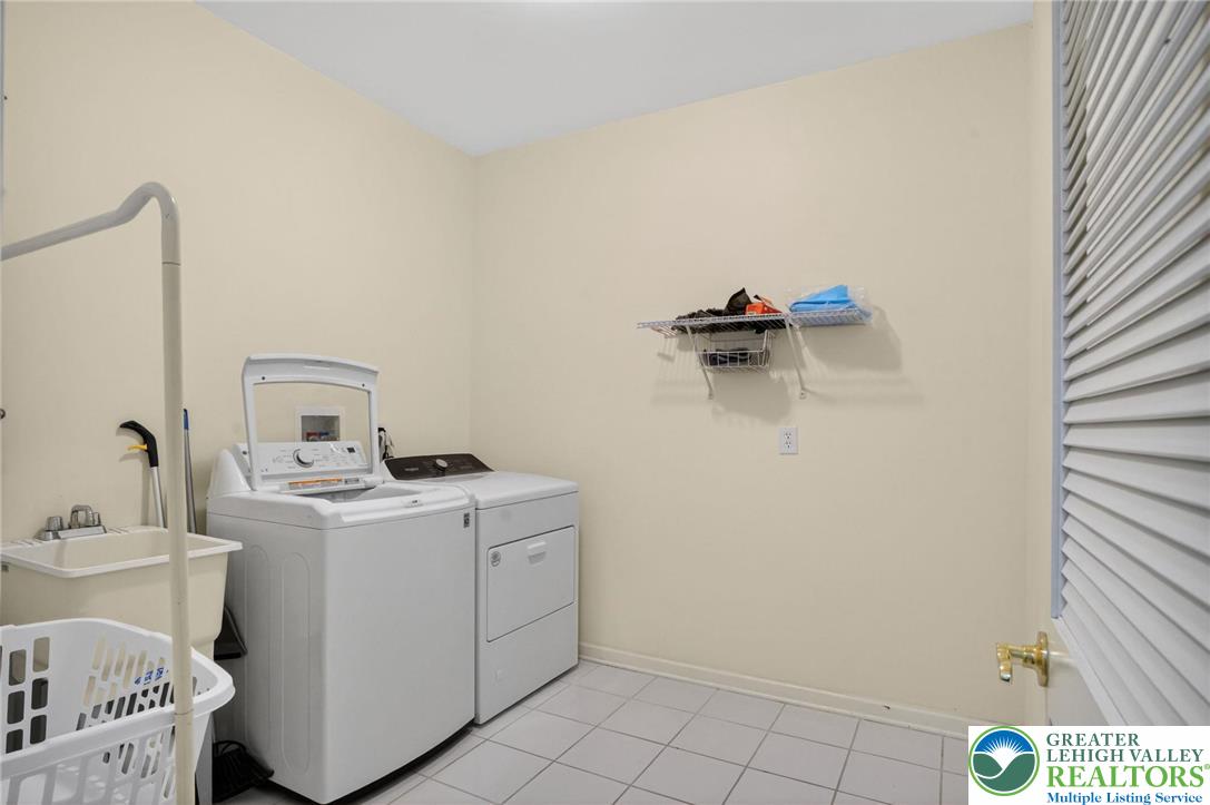 560 Quaker Ridge Terrace Easton, PA 18042 - Photo 20 of 40 Laundry room