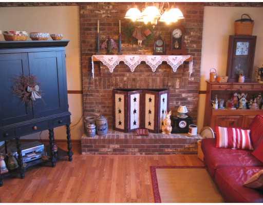 178 Cedar Ridge Drive Monaca, PA 15061 - Photo 5 of 8 Den/Family/Great Room.