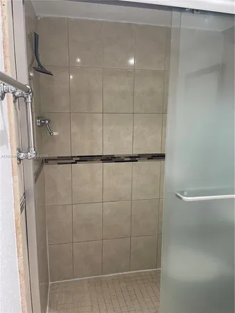 $1,900 | 7505 Southwest 82nd Street, Unit 117, Miami, FL 33143