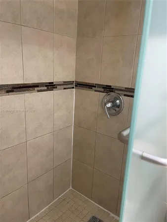 $1,900 | 7505 Southwest 82nd Street, Unit 117, Miami, FL 33143