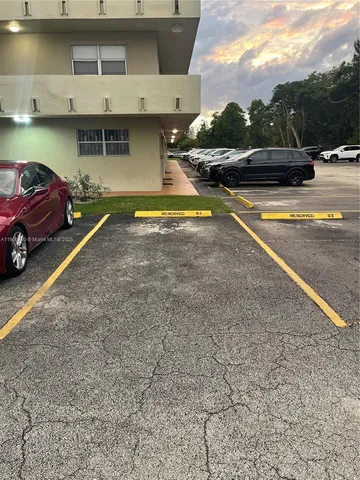 $1,800 | 7505 Southwest 82nd Street, Unit 117, Miami, FL 33143