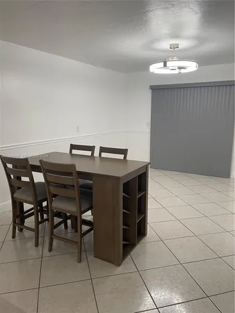 $1,900 | 7505 Southwest 82nd Street, Unit 117, Miami, FL 33143