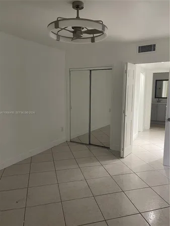 $1,900 | 7505 Southwest 82nd Street, Unit 117, Miami, FL 33143