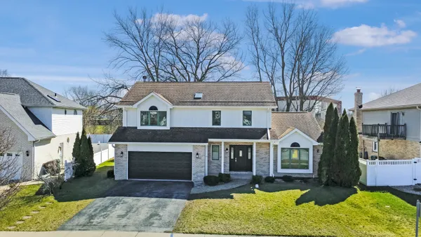 $399,900 | 4933 Meadow Lake Drive, Richton Park, IL 60471