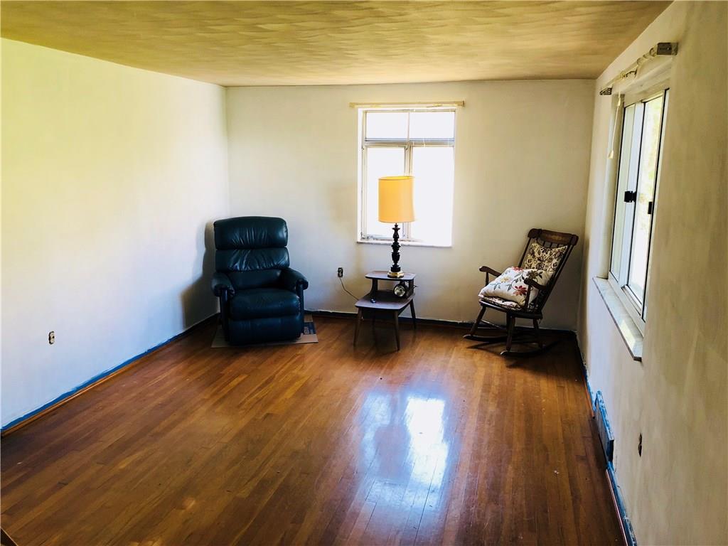 108 Owens Road Coraopolis, PA 15108 - Photo 2 of 15