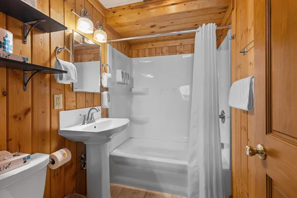 $215,000 | 9201 Breezy Point Drive, Unit 103, Breezy Point, MN 56472