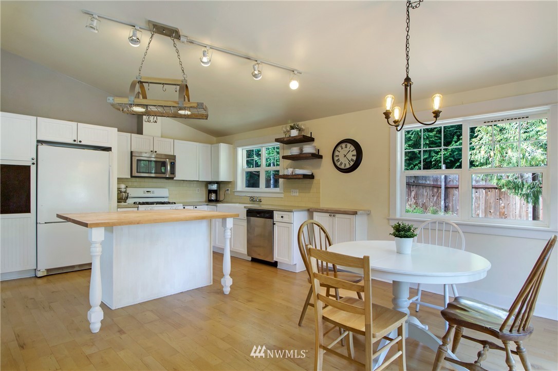 5402 Roche Harbor Road San Juan Island, WA 98250 - Photo 6 of 19 Gallery Image 6