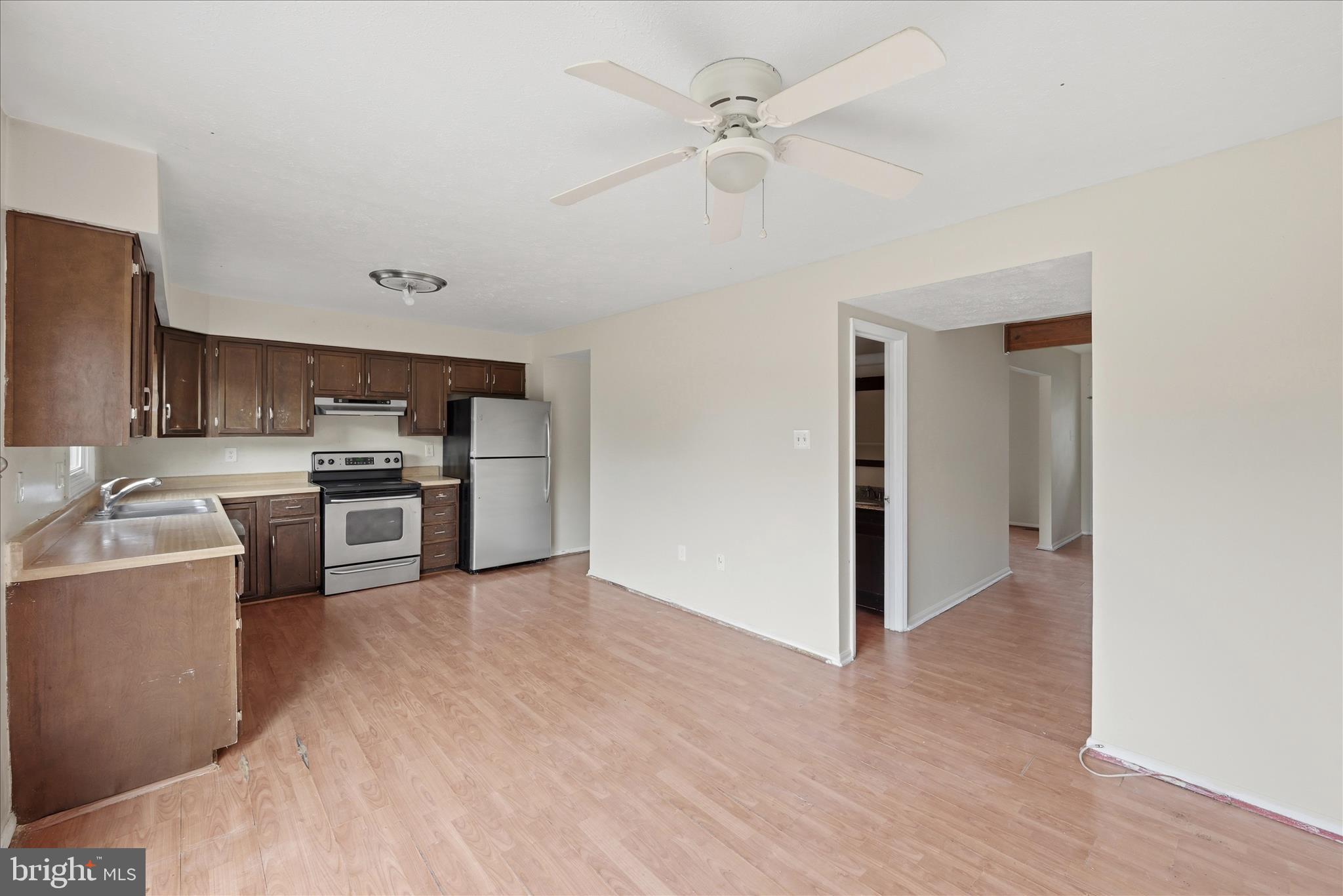 8230 Blue Ridge Court Manassas, VA 20109 - Photo 14 of 37 Dining Area
