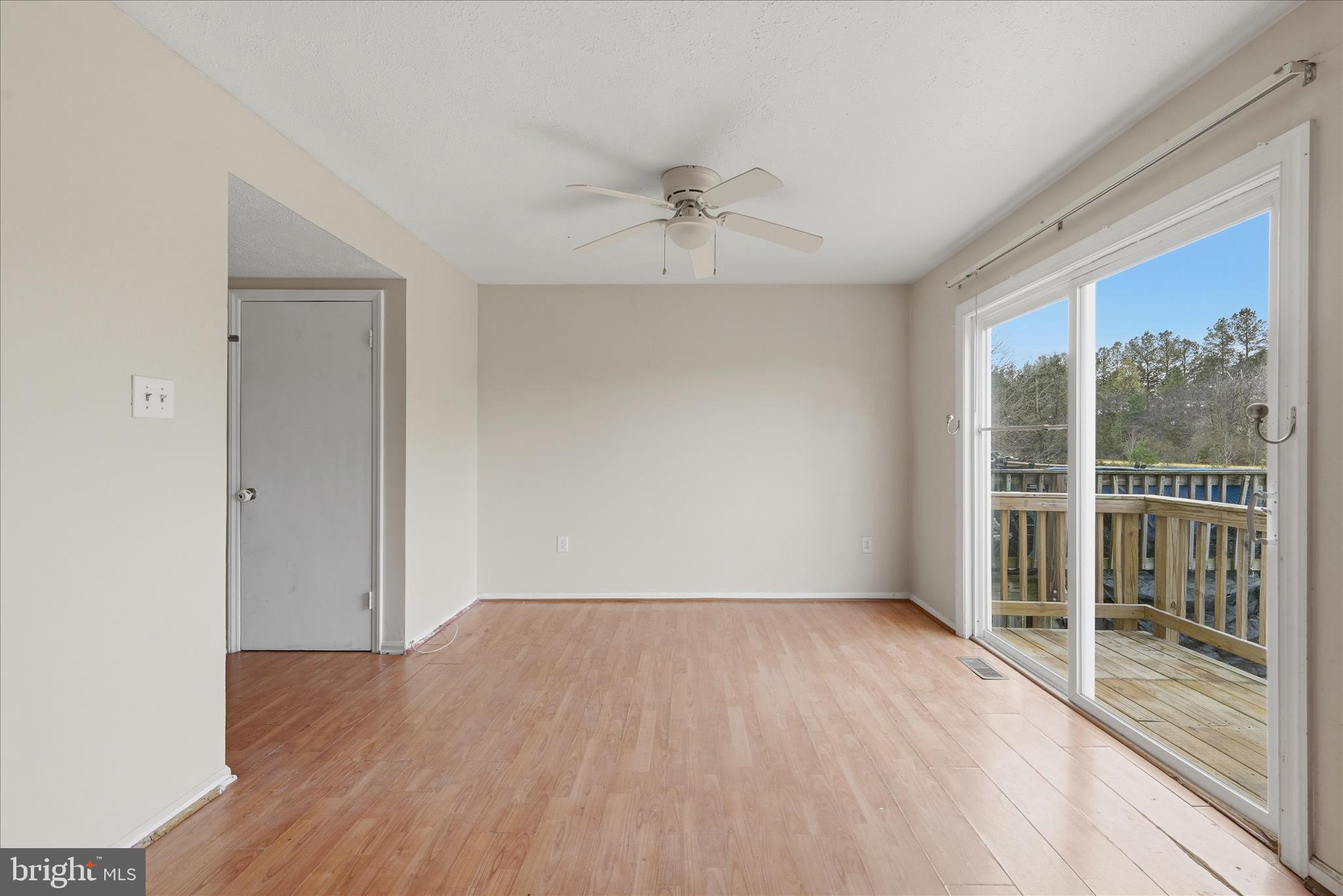 8230 Blue Ridge Court Manassas, VA 20109 - Photo 9 of 37 Dining Area
