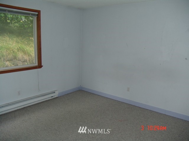 8989 Northeast Edgar Road Bremerton, WA 98311 - Photo 6 of 9 Gallery Image 6