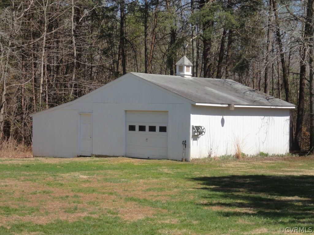 4332 Pierce Road Powhatan, VA 23139 - Photo 3 of 24 Gallery Image 3