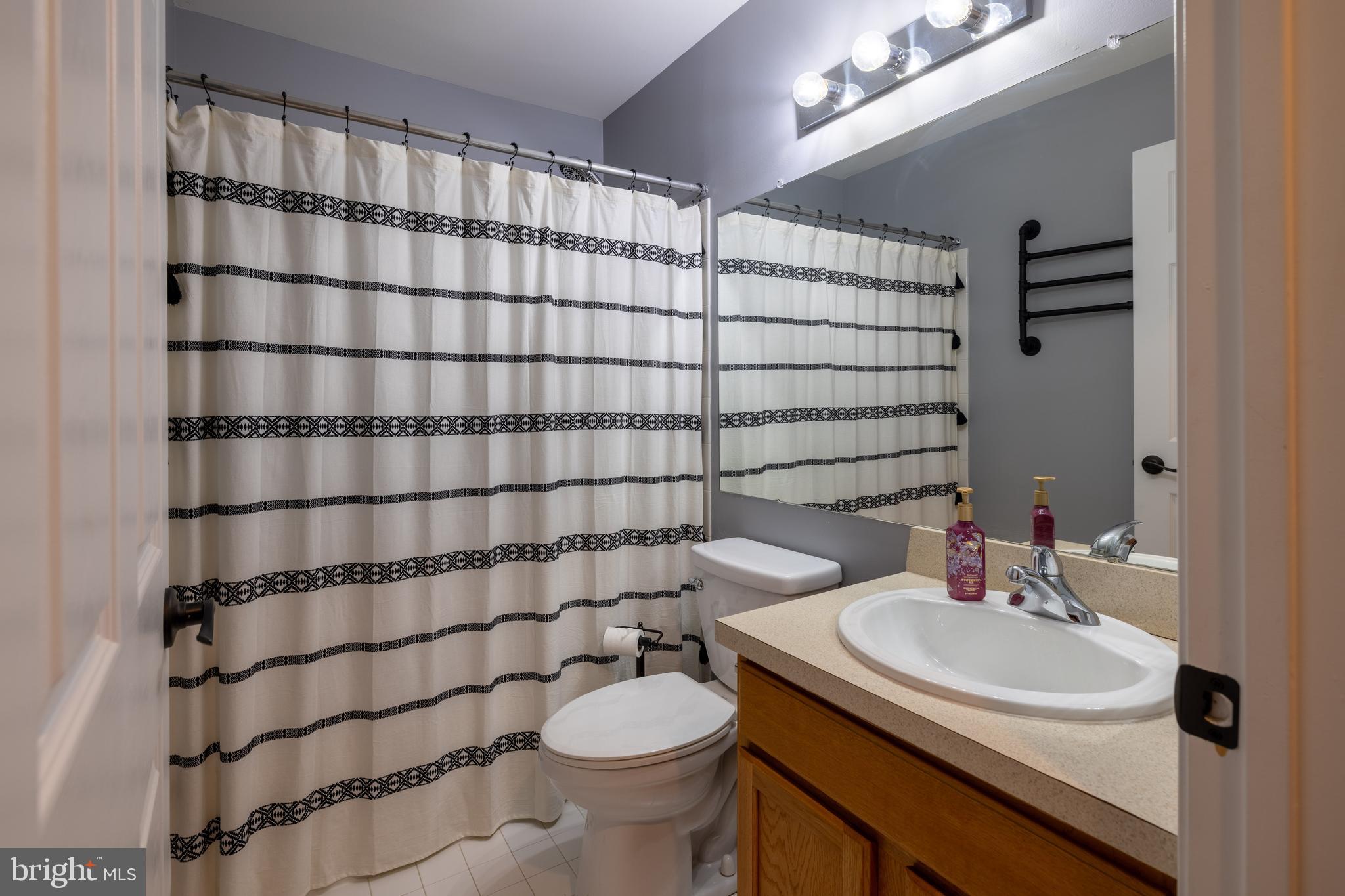 322 Lisa Way Cinnaminson, NJ 08077 - Photo 12 of 29 Guest Bathroom