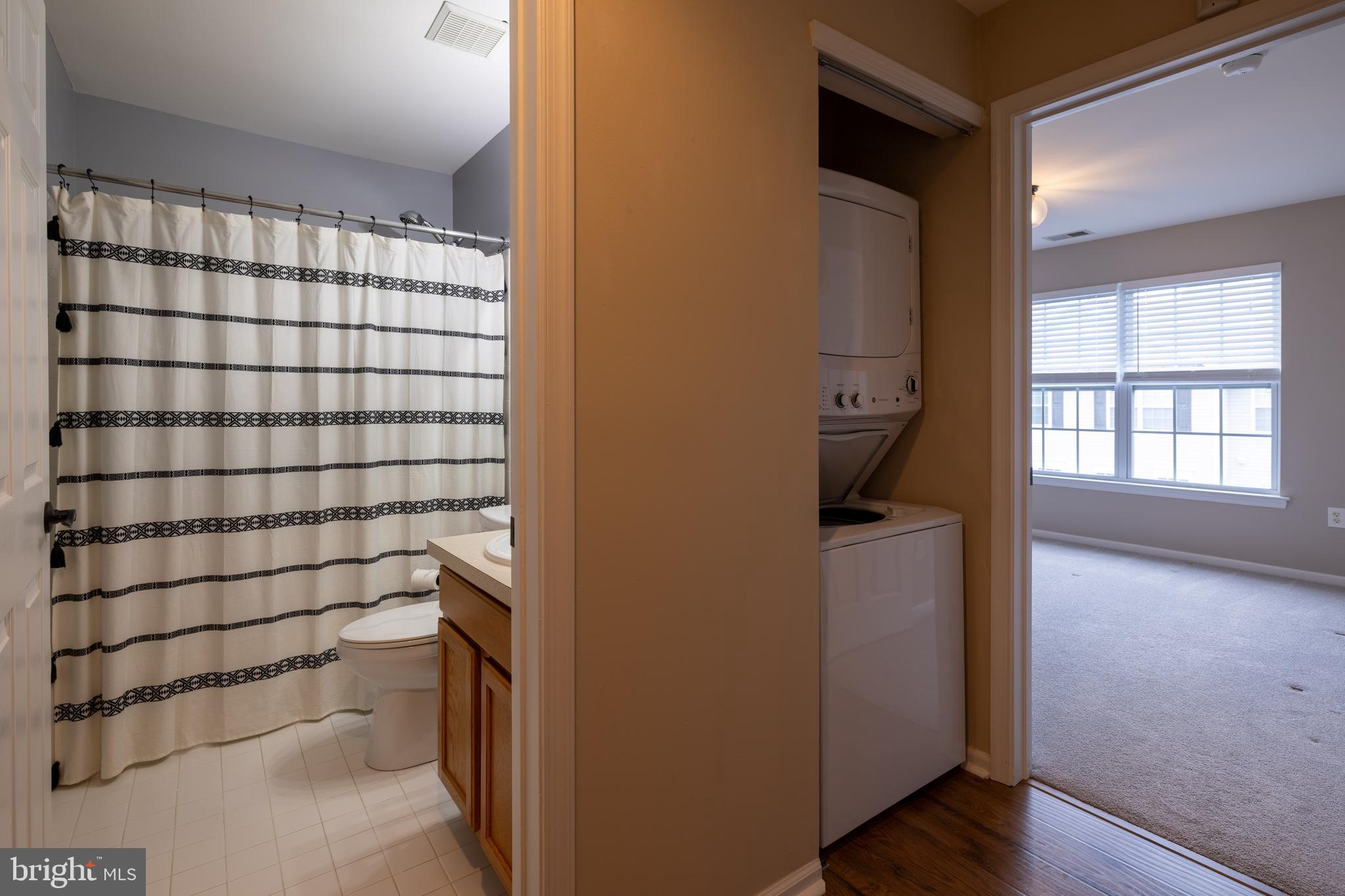 322 Lisa Way Cinnaminson, NJ 08077 - Photo 13 of 29 Guest Bathroom/Laundry