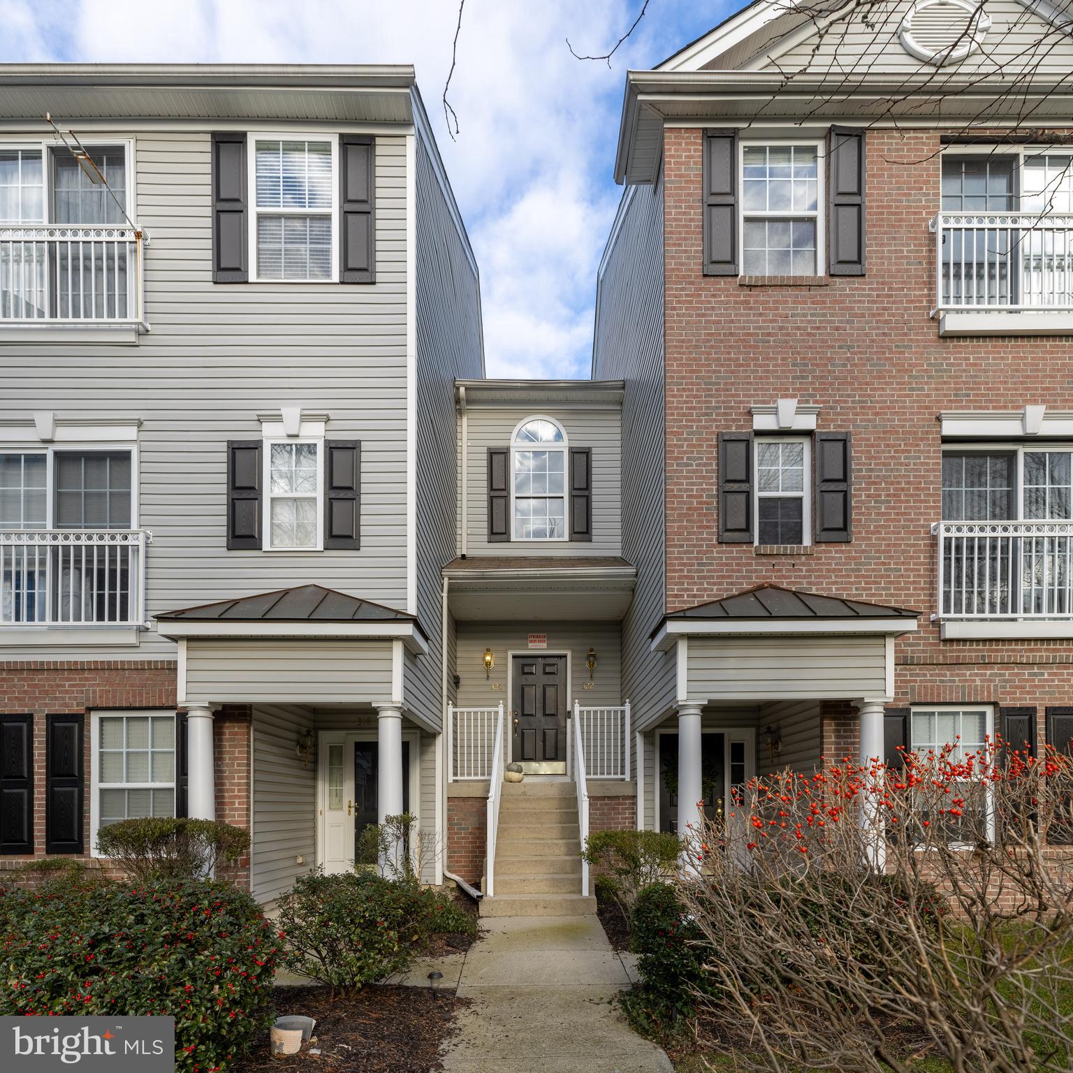 322 Lisa Way Cinnaminson, NJ 08077 - Photo 2 of 29 Front Entrance
