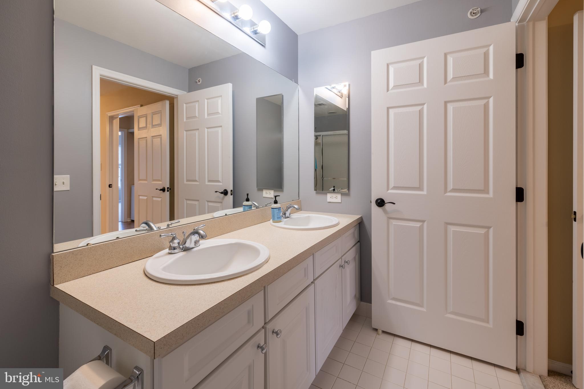 322 Lisa Way Cinnaminson, NJ 08077 - Photo 23 of 29 Master Bathroom