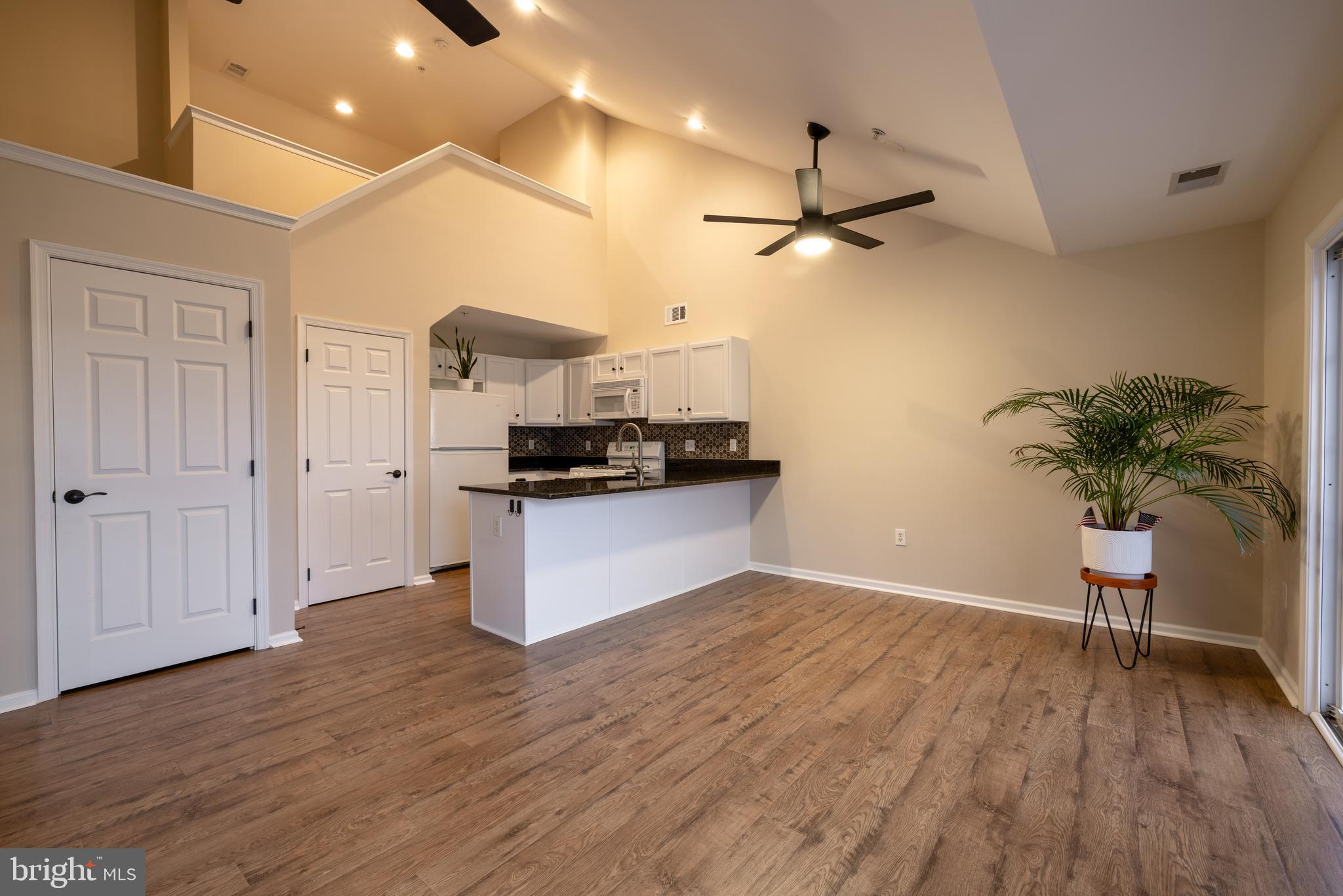 322 Lisa Way Cinnaminson, NJ 08077 - Photo 6 of 29 Living Room/Kitchen