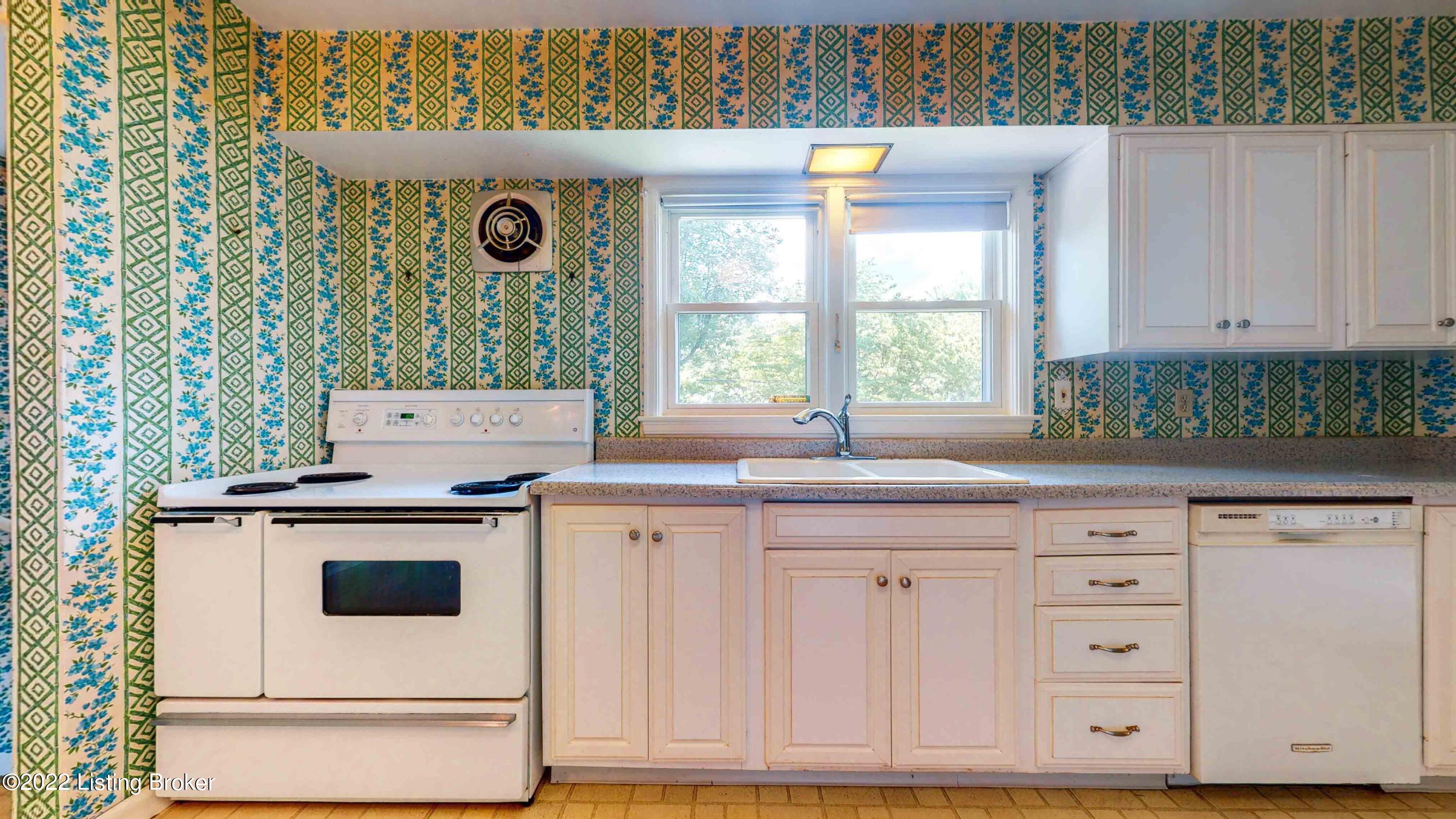 700 Merrifield Road Louisville, KY 40207 - Photo 23 of 61 Eat-In Kitchen