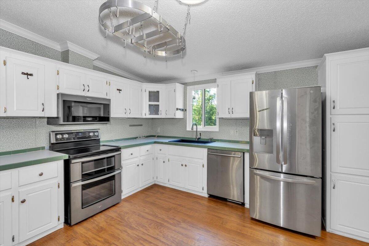 2544 Pineneedle Road Hephzibah, GA 30815 - Photo 22 of 49 Kitchen with pot rack