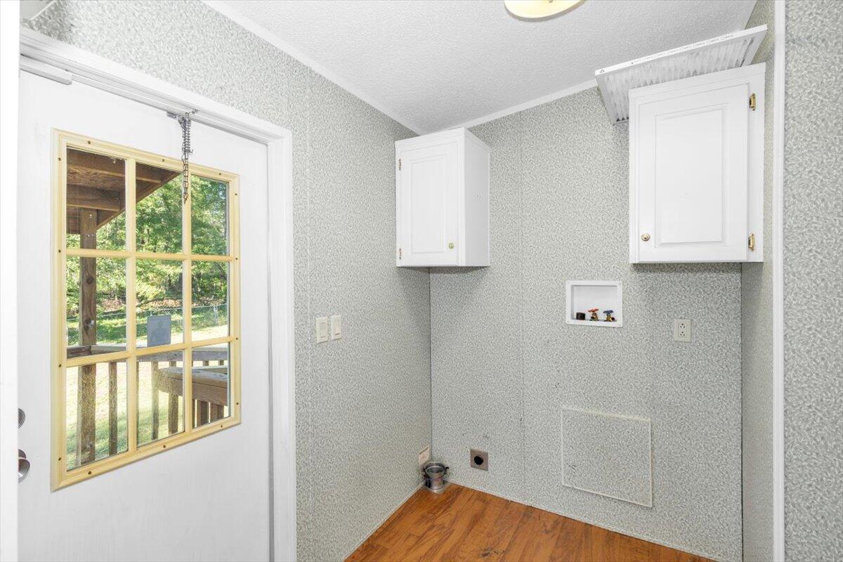 2544 Pineneedle Road Hephzibah, GA 30815 - Photo 25 of 49 Laundry room