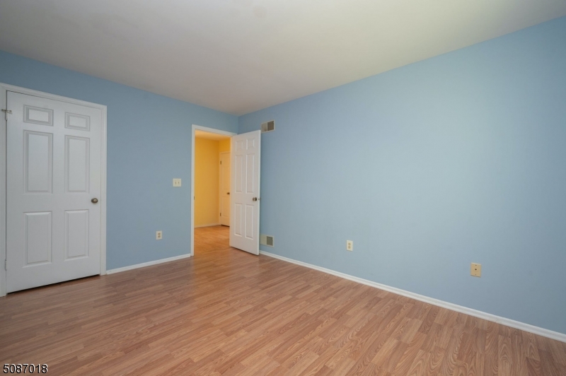 129 Patriots Road Morris Plains, NJ 07950 - Photo 15 of 23