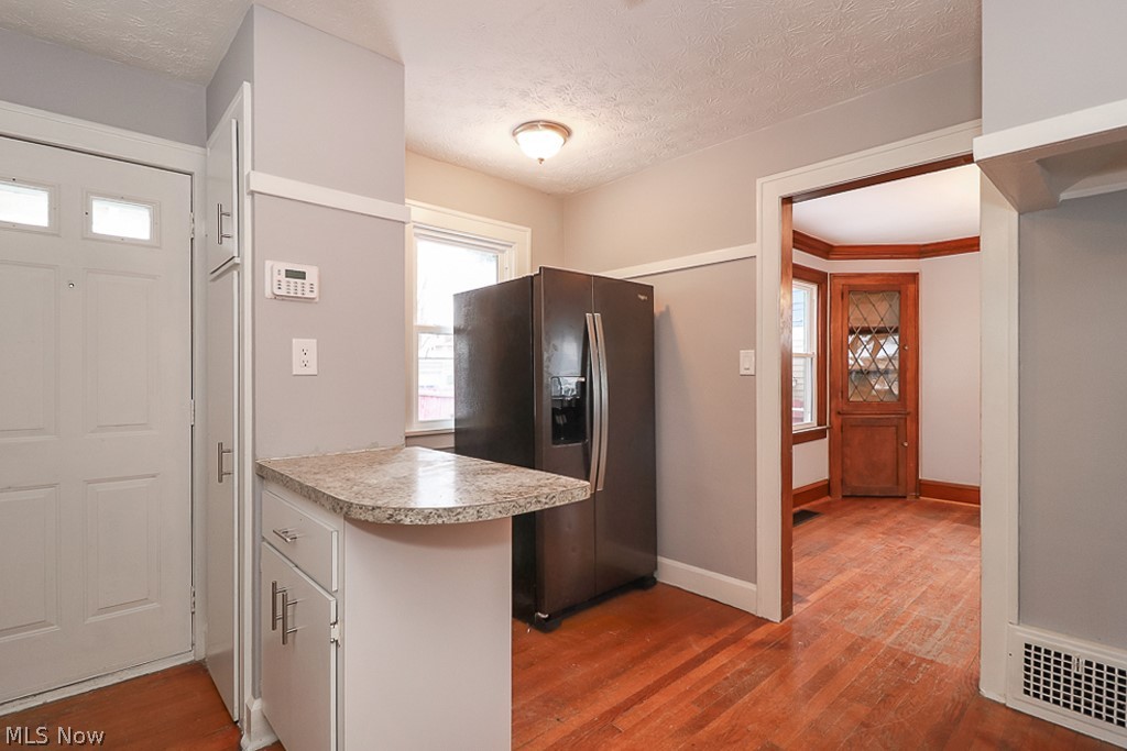 12830 North Road Cleveland, OH 44111 - Photo 6 of 34 Gallery Image 6