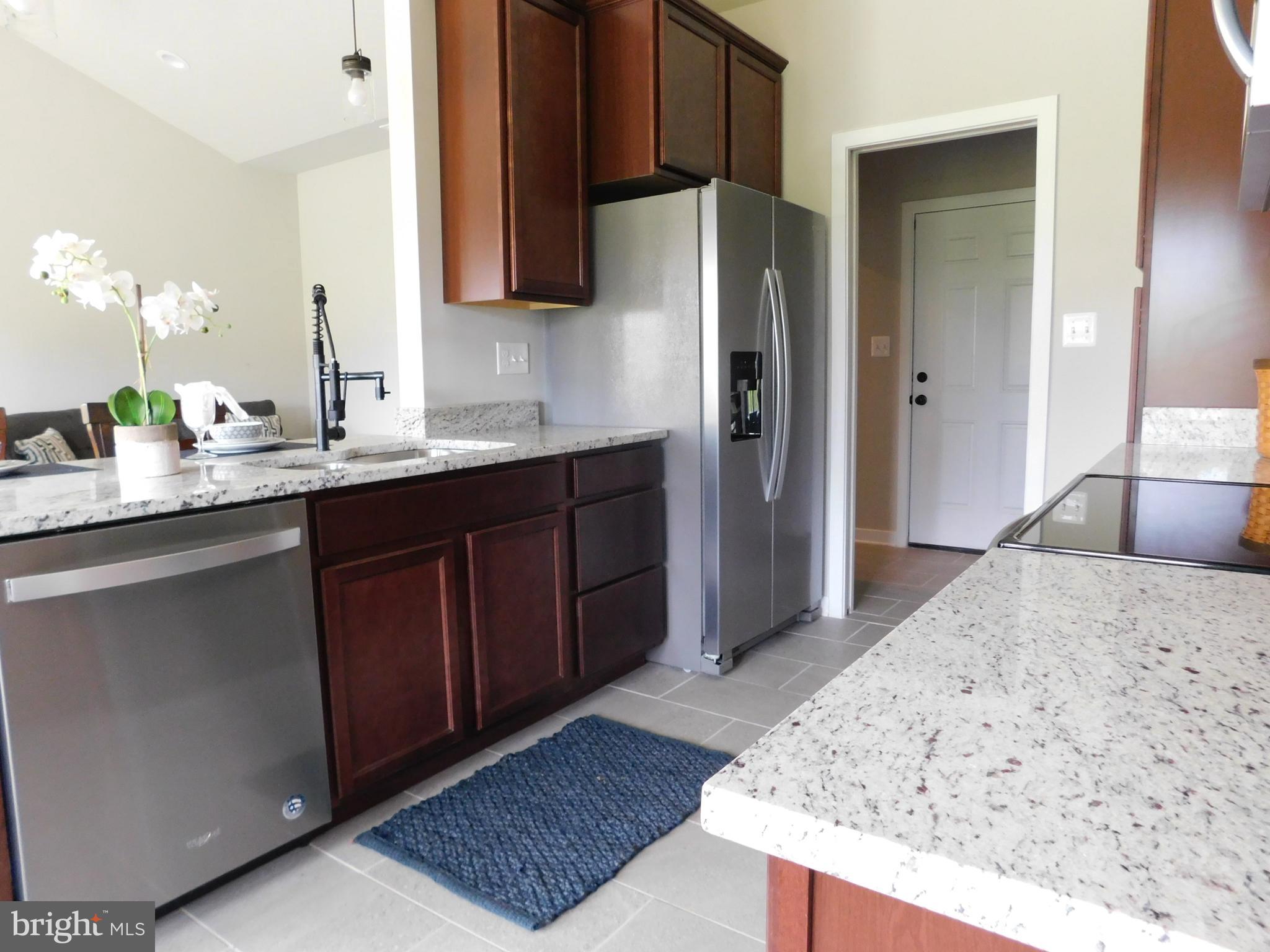 89 Old Mill Road Waynesboro, PA 17268 - Photo 6 of 19 Kitchen