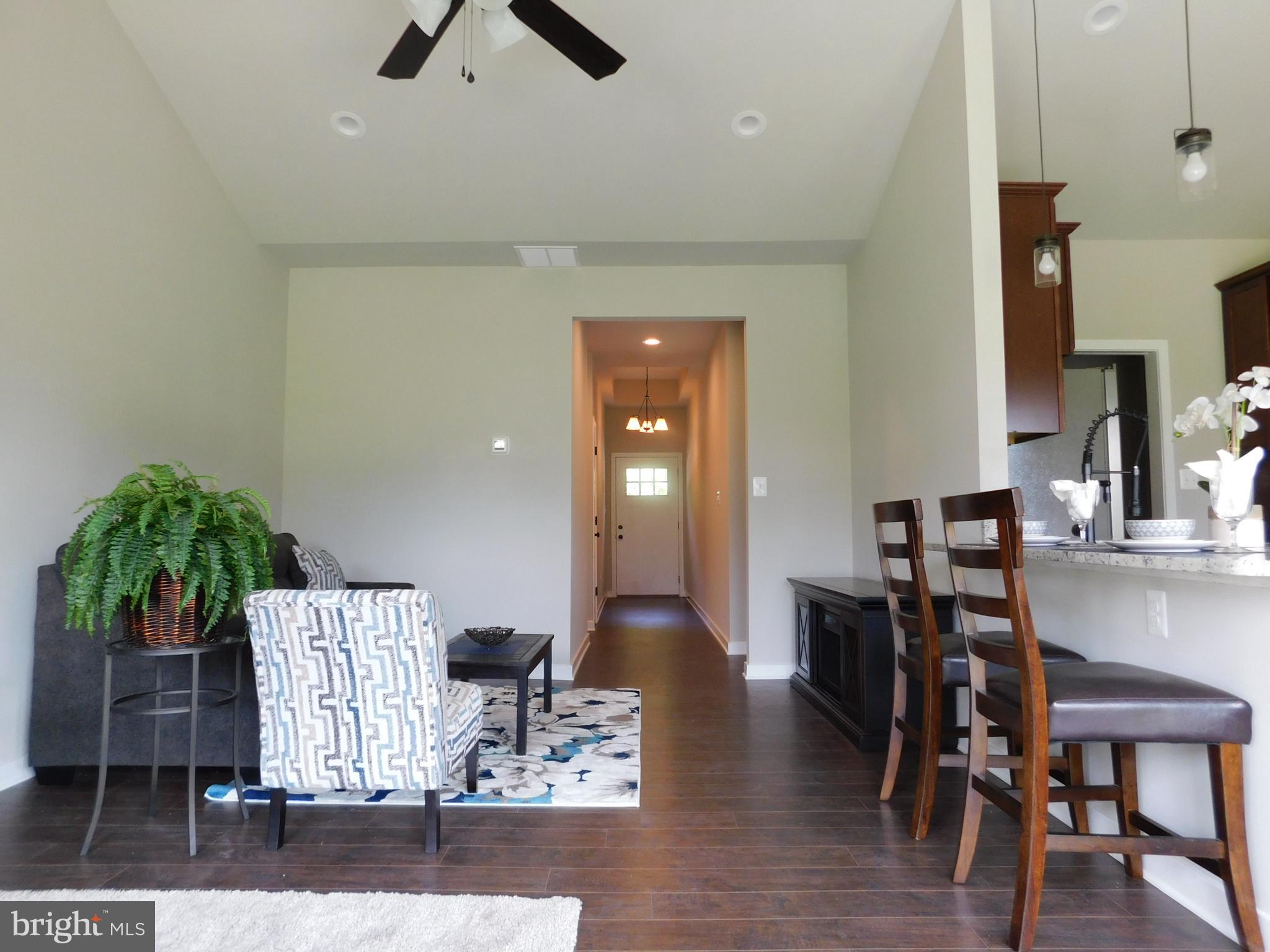 89 Old Mill Road Waynesboro, PA 17268 - Photo 7 of 19 Living room