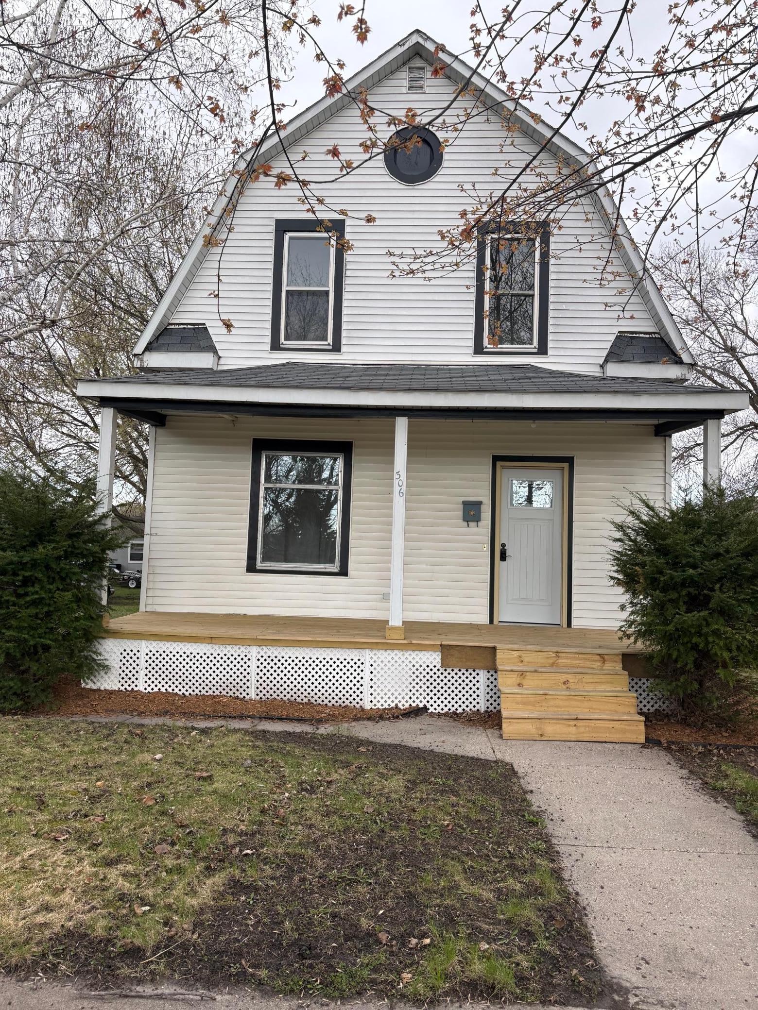 306 16th Street South Benson, MN 56215 - Photo 2 of 37