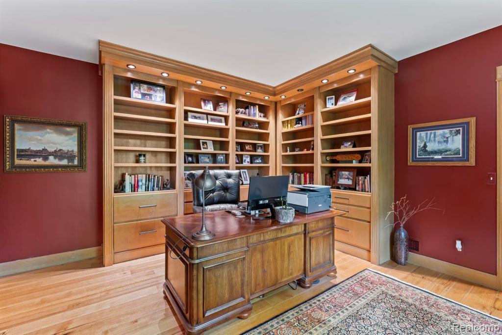 4335 Rohr Road Waterford, MI 48329 - Photo 13 of 55 Gallery Image 13