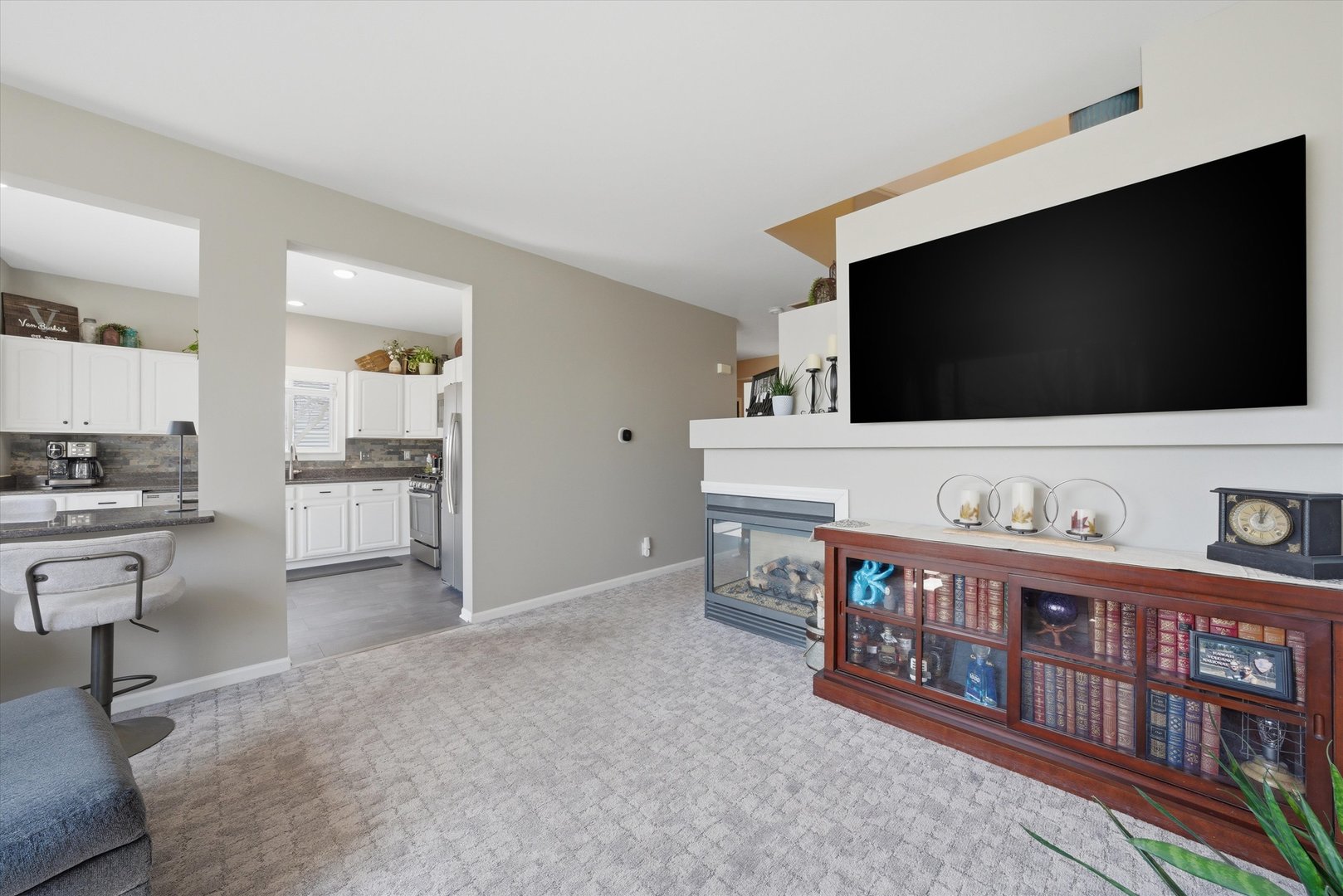 1819 South Wentworth Circle Romeoville, IL 60446 - Photo 7 of 37