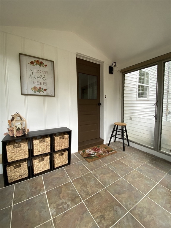32 South Spencer Road Spencer, MA 01562 - Photo 11 of 34