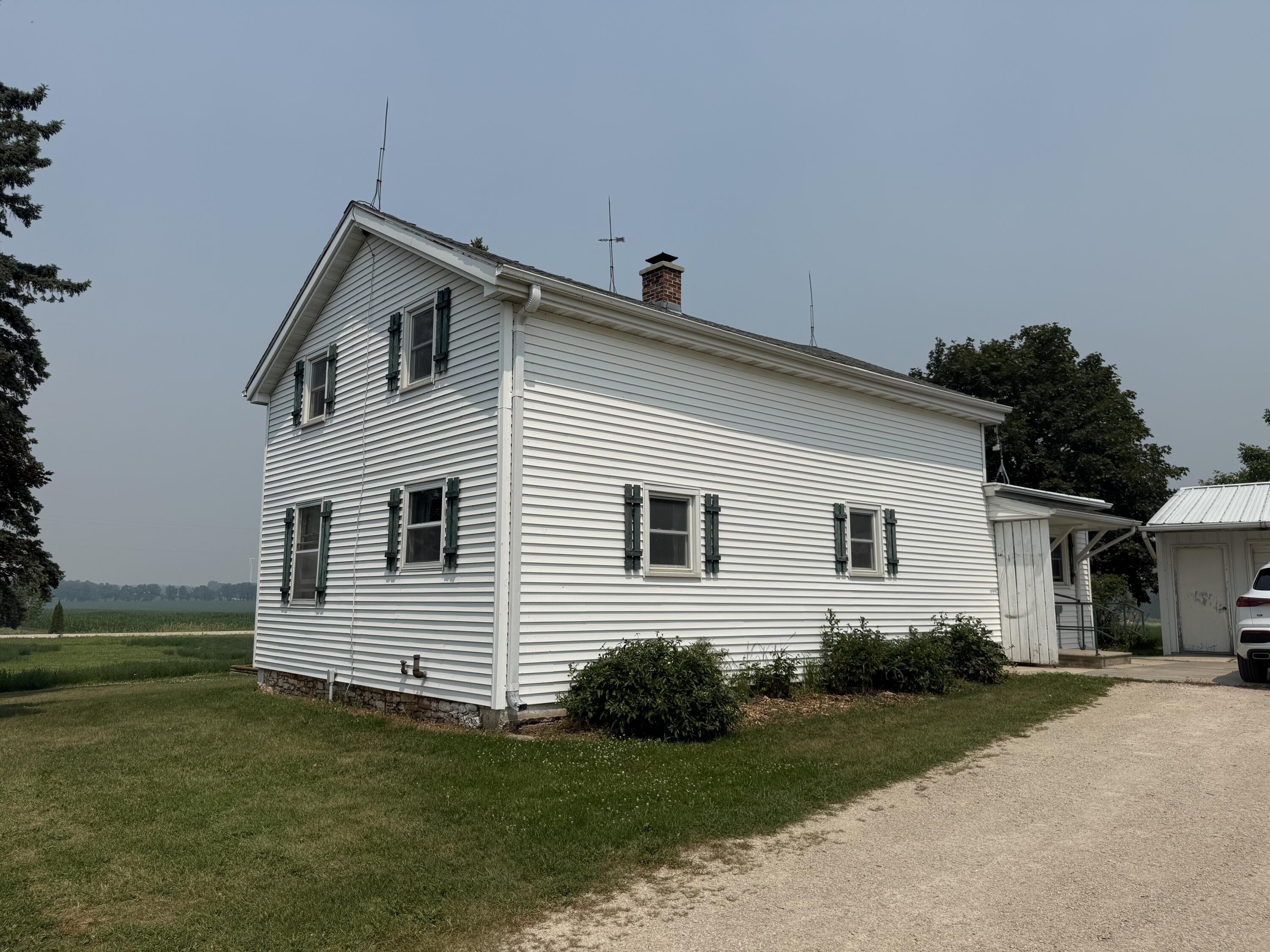 W2182 Kiel Road Calumet, WI 53049 - Photo 2 of 34 IMG_4278