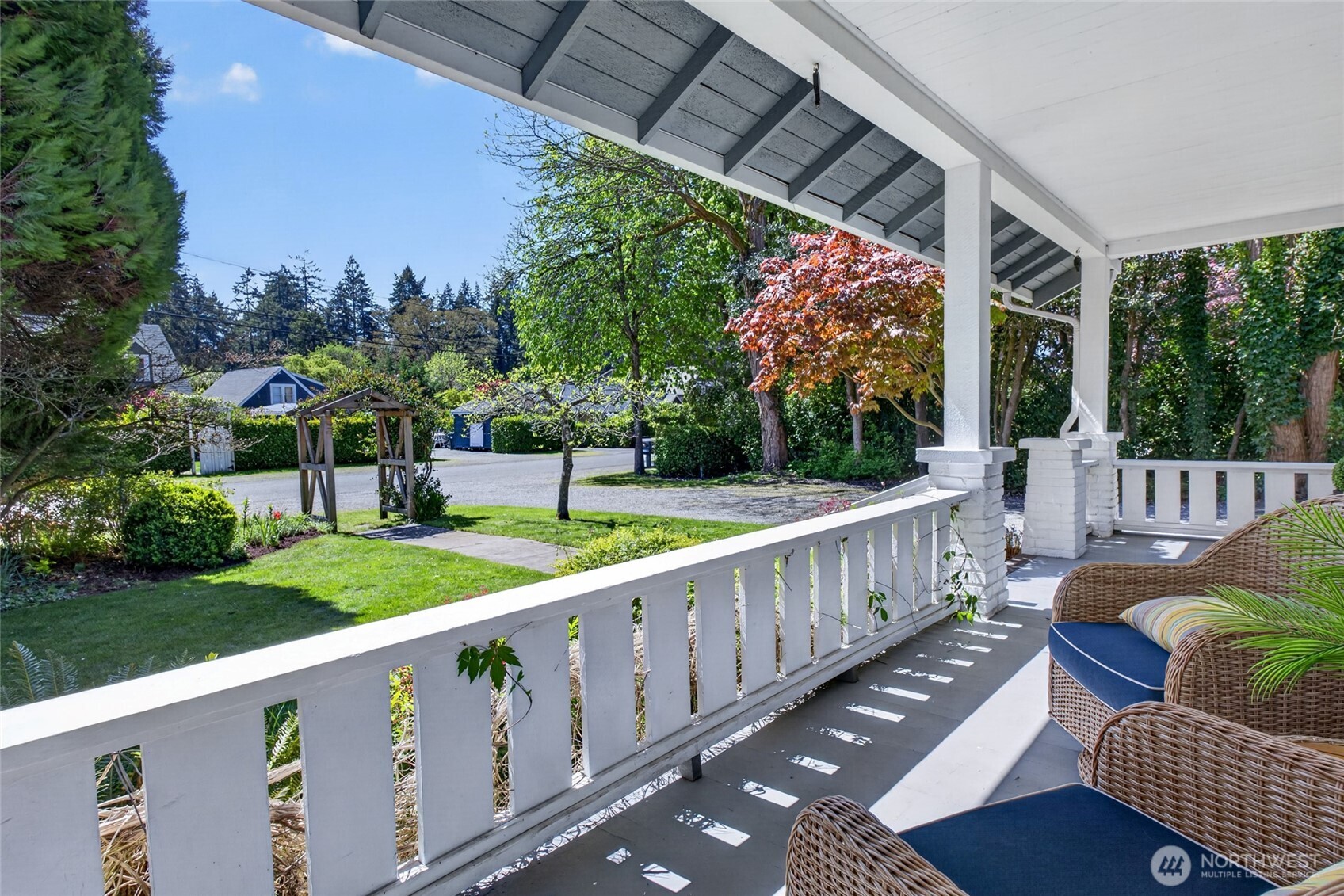 6409 Wildaire Road Southwest Lakewood, WA 98499 - Photo 3 of 31