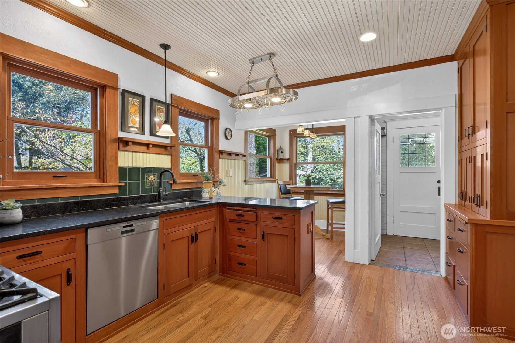 6409 Wildaire Road Southwest Lakewood, WA 98499 - Photo 9 of 31