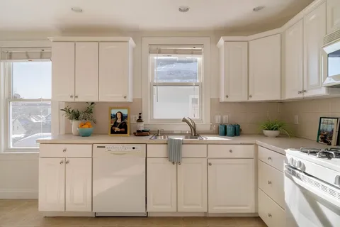 $1,075,000 | 144-146 White Street, Belmont, MA 02478