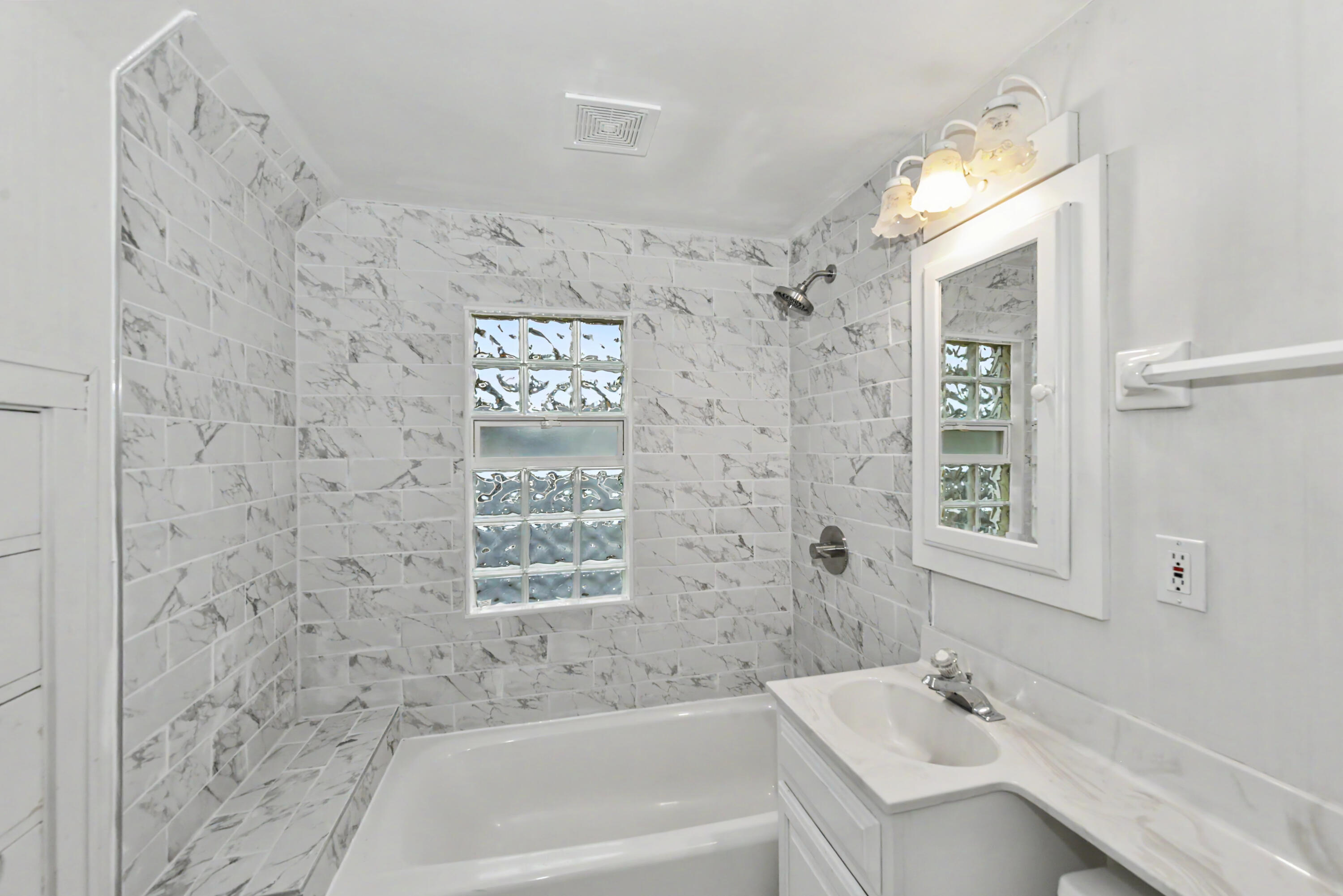 614 Wolff Street Racine, WI 53402 - Photo 21 of 34 WIS_5234