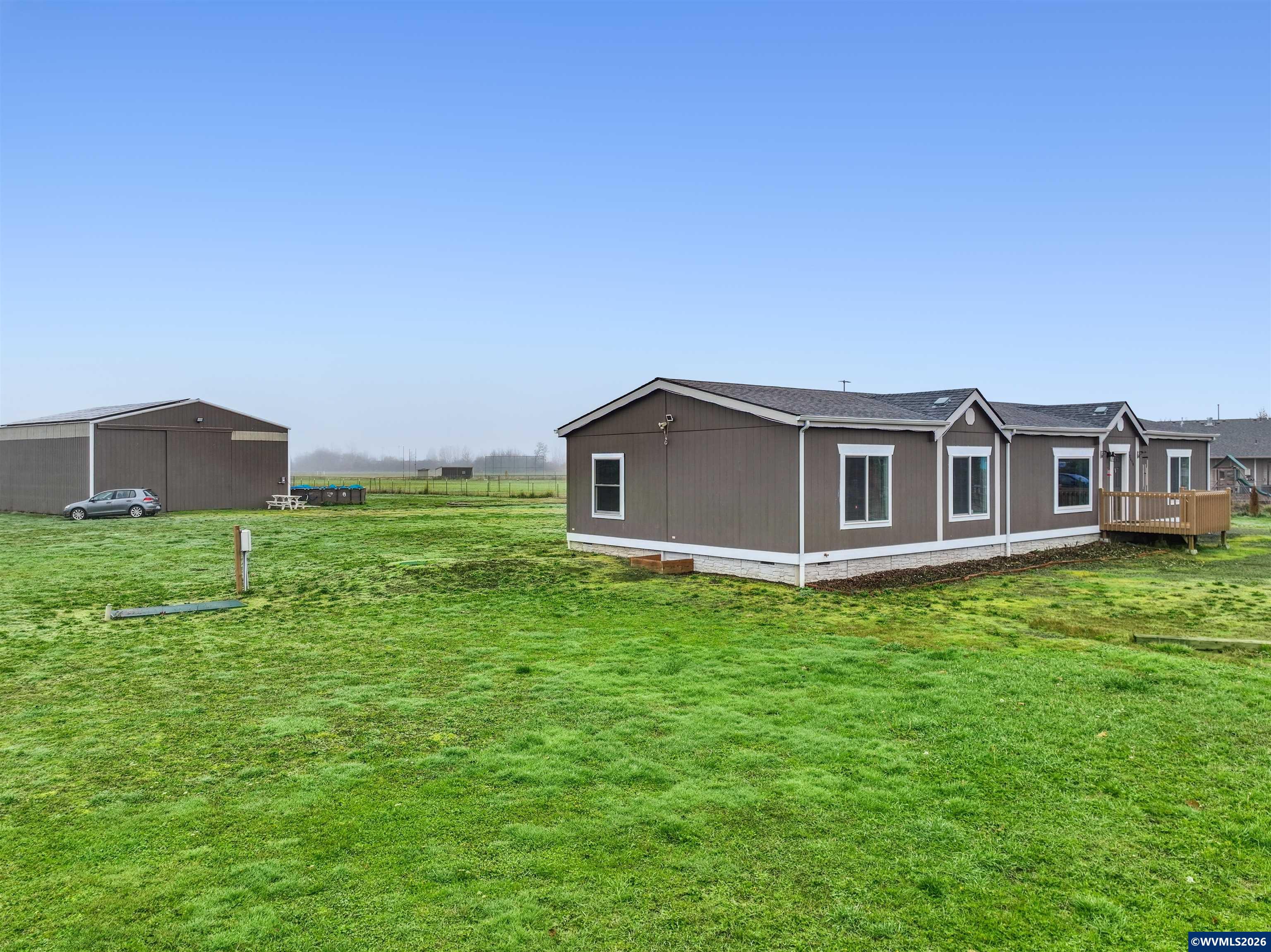 2690 Stoltz Hill Road Lebanon, OR 97355 - Photo 2 of 22